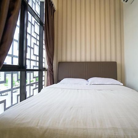 Crystal Garden Hotel - Seri Kembangan Esterno foto